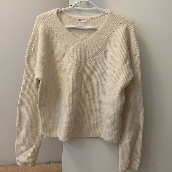 cream/white knit sweater - Picture 1 of 2